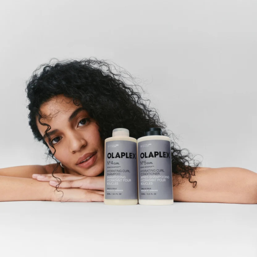 Mega-menú OLAPLEX — tile editorial (imagen entregada por el cliente, 832x832)